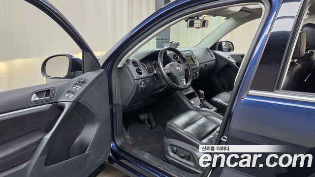 Volkswagen Tiguan 2012 — photo 10