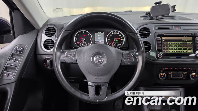 Volkswagen Tiguan 2012 — photo 12