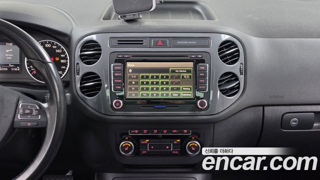 Volkswagen Tiguan 2012 — photo 13