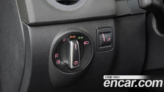 Volkswagen Tiguan 2012 — photo 15