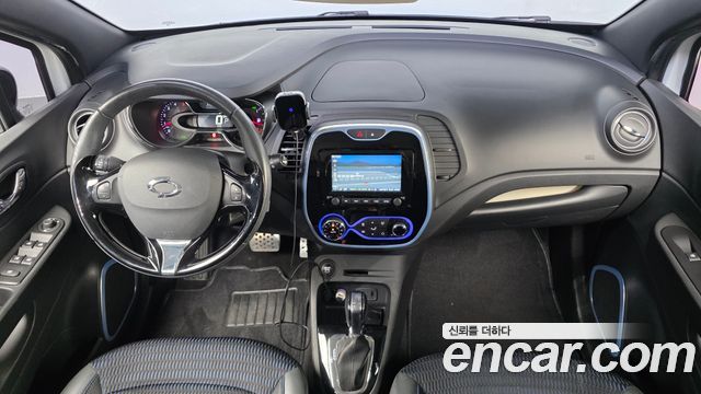 Renault Korea QM3 2017 — photo 10