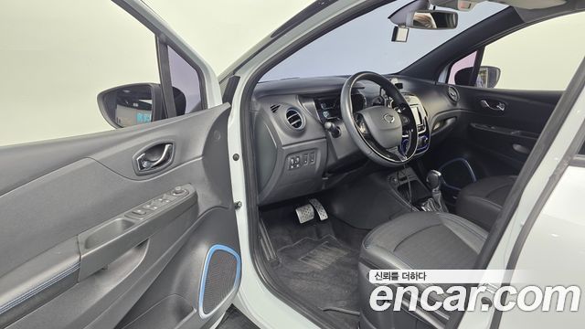 Renault Korea QM3 2017 — photo 13