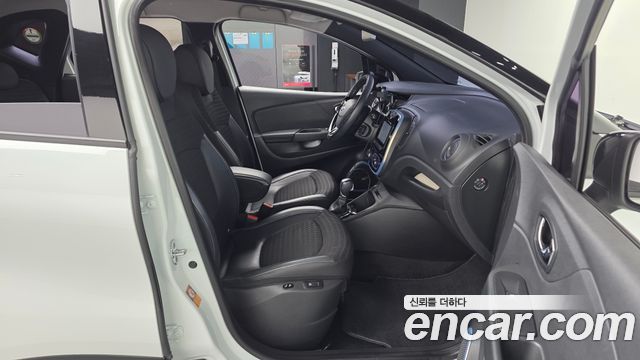 Renault Korea QM3 2017 — photo 17