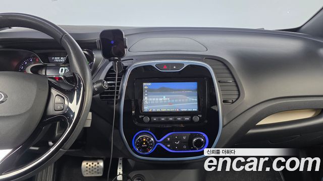 Renault Korea QM3 2017 — photo 20