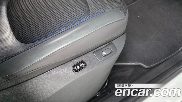 Renault Korea QM3 2017 — photo 23
