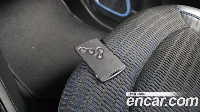 Renault Korea QM3 2017 — photo 30