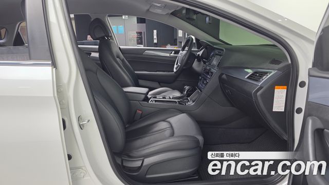 Hyundai Sonata 2017 — photo 17