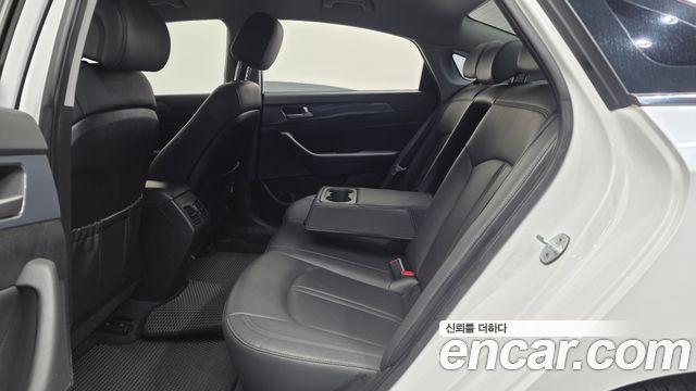 Hyundai Sonata 2017 — photo 18