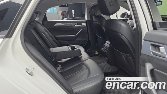 Hyundai Sonata 2017 — photo 16