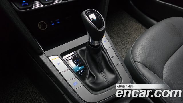 Hyundai AVANTE 2020 — photo 9