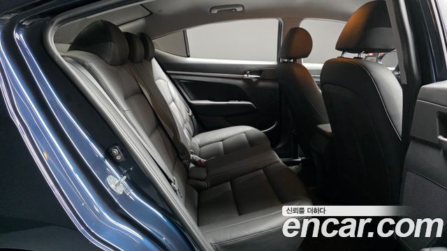 Hyundai AVANTE 2020 — photo 11