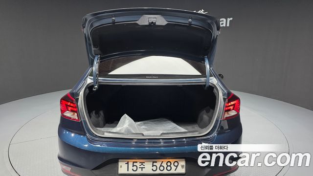 Hyundai AVANTE 2020 — photo 16