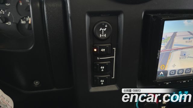 Hummer H2 2005 — photo 13