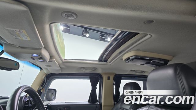Hummer H2 2005 — photo 19
