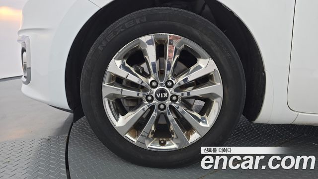 Kia Canival 2015 — photo 5