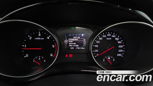 Kia Canival 2015 — photo 8