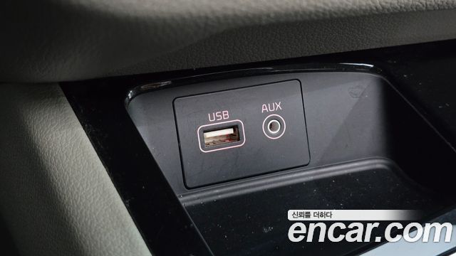 Kia Canival 2015 — photo 13