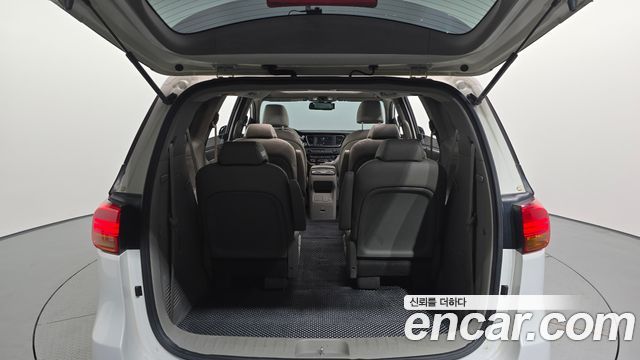 Kia Canival 2015 — photo 19