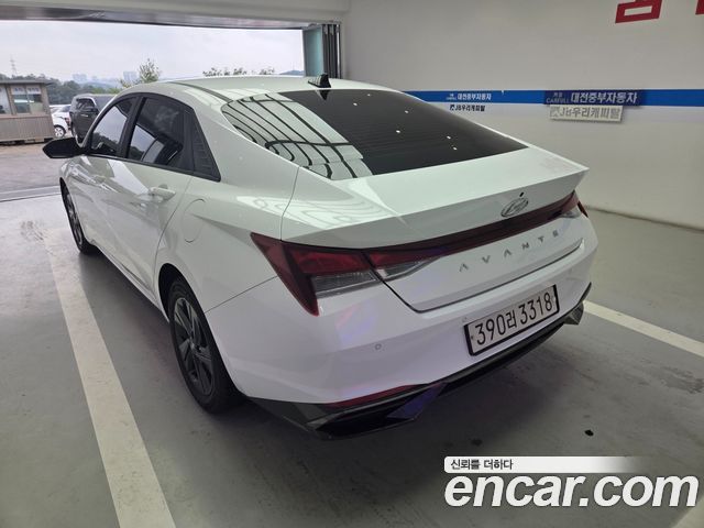 Hyundai AVANTE 2023 — photo 19