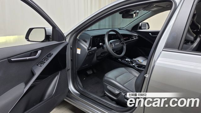 Kia Niro 2023 — photo 13