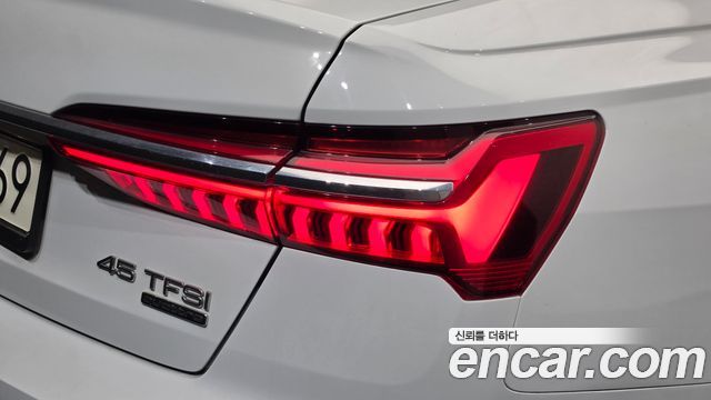 Audi A6 2022 — photo 9