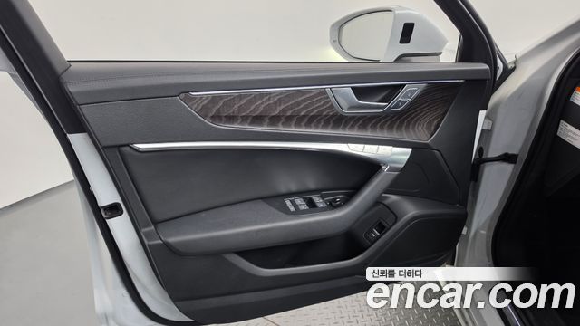 Audi A6 2022 — photo 14