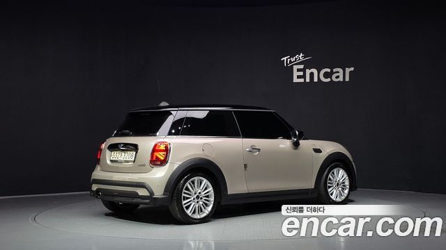 Mini Cooper 2023 — photo 2