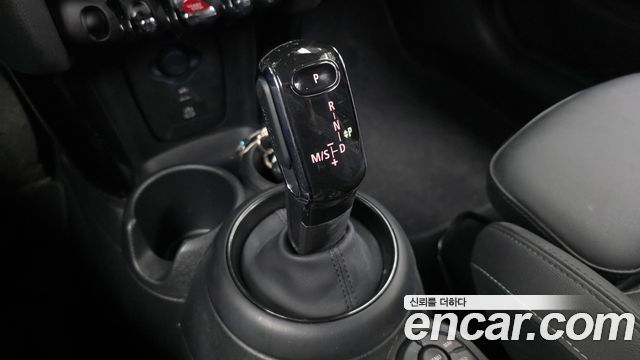 Mini Cooper 2023 — photo 12