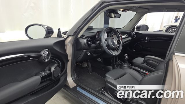Mini Cooper 2023 — photo 13