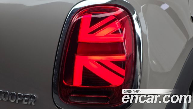 Mini Cooper 2023 — photo 9