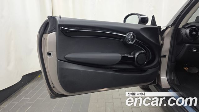 Mini Cooper 2023 — photo 14