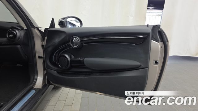 Mini Cooper 2023 — photo 15