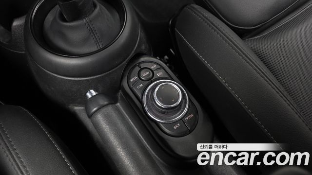 Mini Cooper 2023 — photo 27