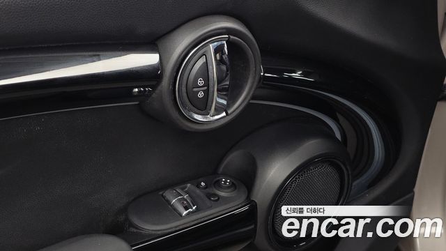 Mini Cooper 2023 — photo 28
