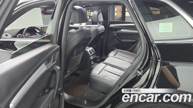 Audi Q5 2020 — photo 17
