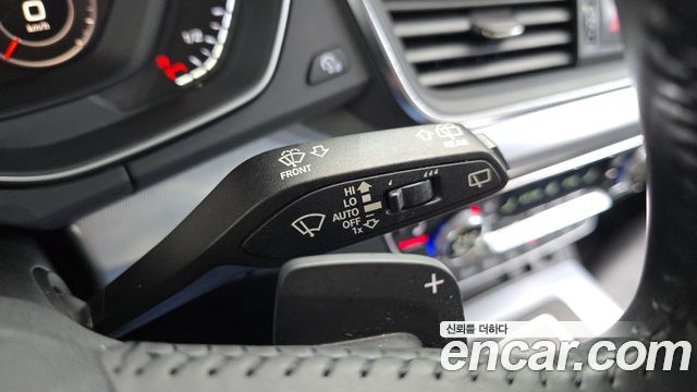 Audi Q5 2020 — photo 25