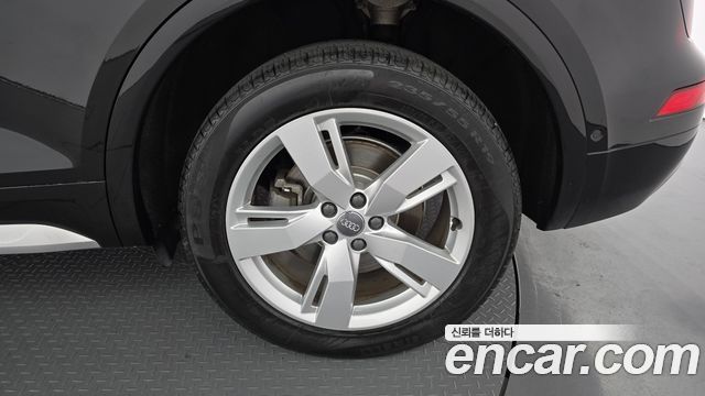 Audi Q5 2020 — photo 7