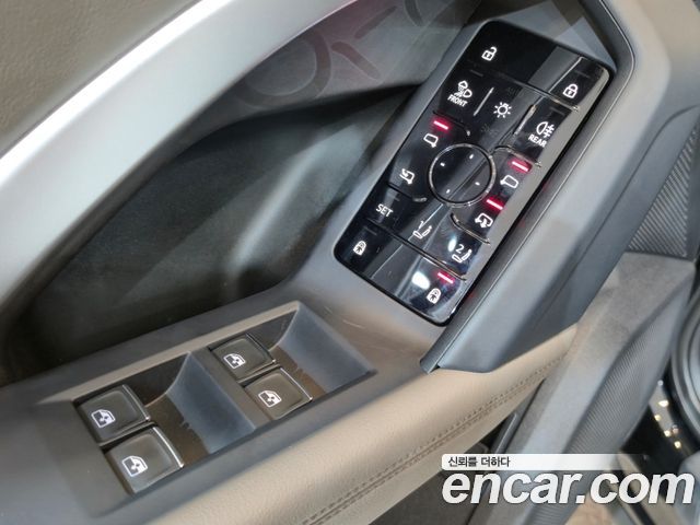 Audi Q5 2025 — photo 10