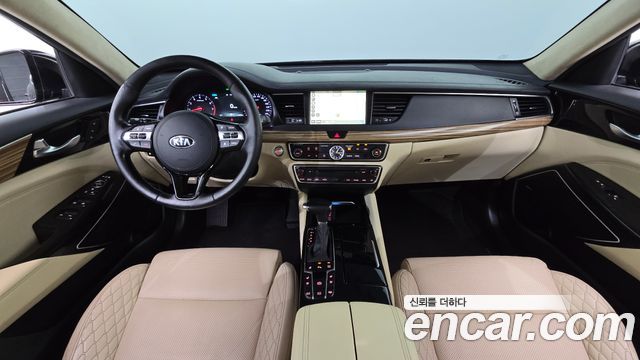 Kia K7 2016 — photo 10