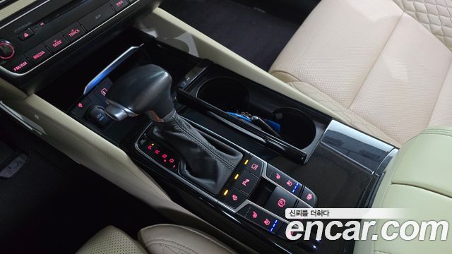 Kia K7 2016 — photo 12