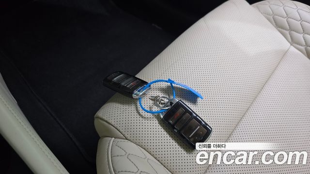 Kia K7 2016 — photo 22