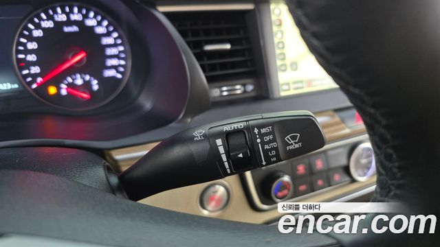 Kia K7 2016 — photo 27