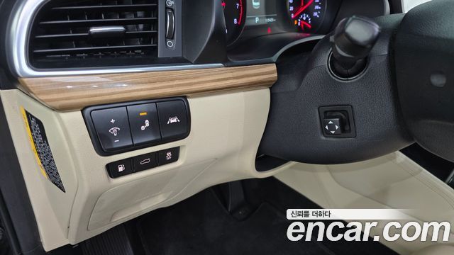 Kia K7 2016 — photo 30