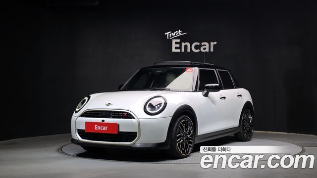 Mini Cooper 2025 — photo 1