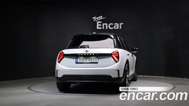Mini Cooper 2025 — photo 4