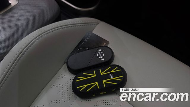 Mini Cooper 2025 — photo 27