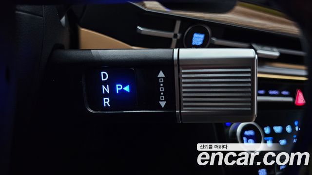 Hyundai Santafe 2025 — photo 12