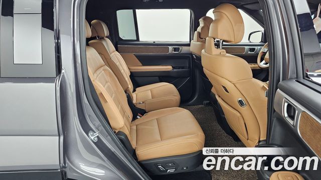 Hyundai Santafe 2025 — photo 16