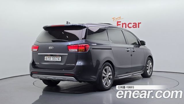 Kia Canival 2016 — photo 2