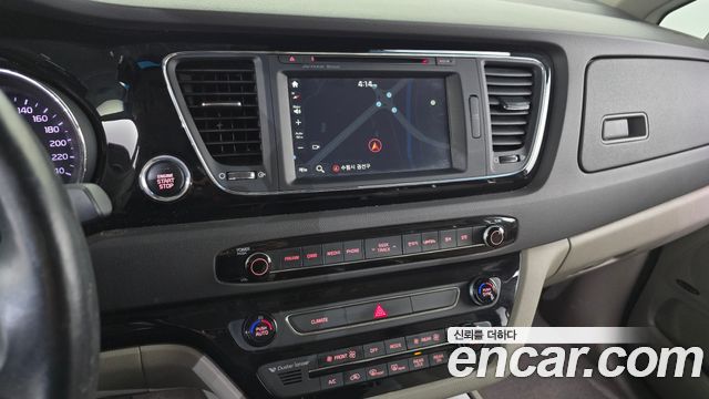 Kia Canival 2016 — photo 12